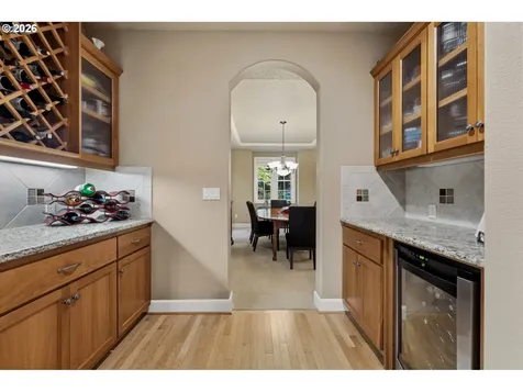 5352 Washington Court Lake Oswego OR 97035