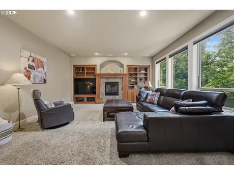 5352 Washington Court Lake Oswego OR 97035