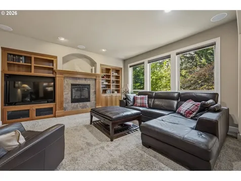 5352 Washington Court Lake Oswego OR 97035