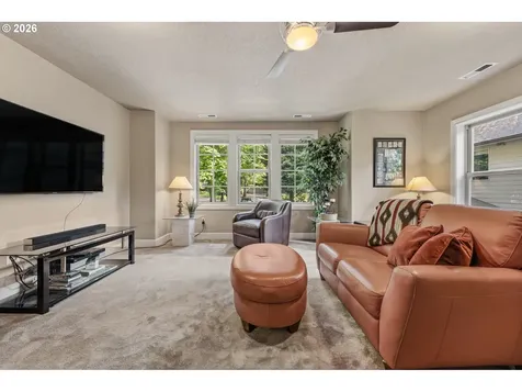 5352 Washington Court Lake Oswego OR 97035