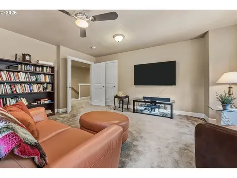 5352 Washington Court Lake Oswego OR 97035