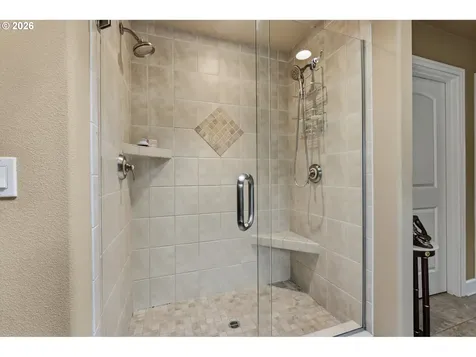 5352 Washington Court Lake Oswego OR 97035