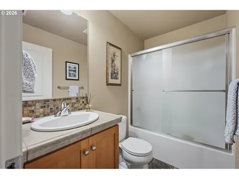 5352 Washington Court Lake Oswego OR 97035