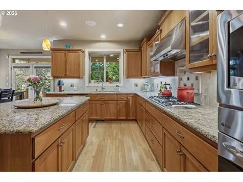 5352 Washington Court Lake Oswego OR 97035