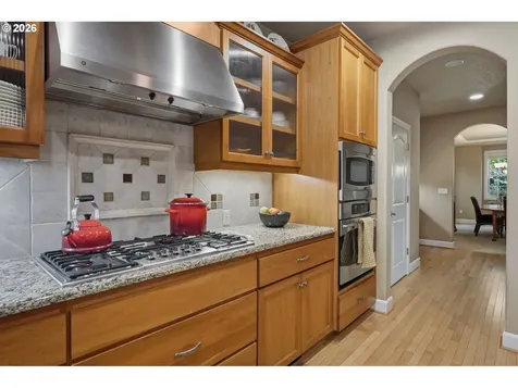 5352 Washington Court Lake Oswego OR 97035