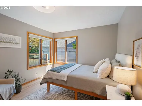 1615 NW Barnsley Court Portland OR 97229