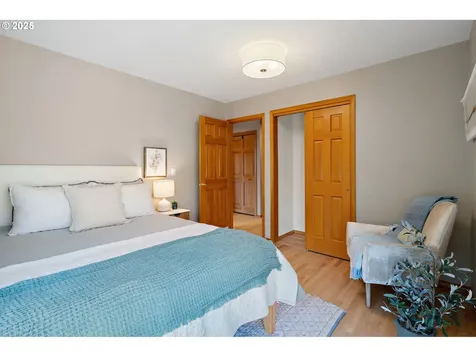 1615 NW Barnsley Court Portland OR 97229