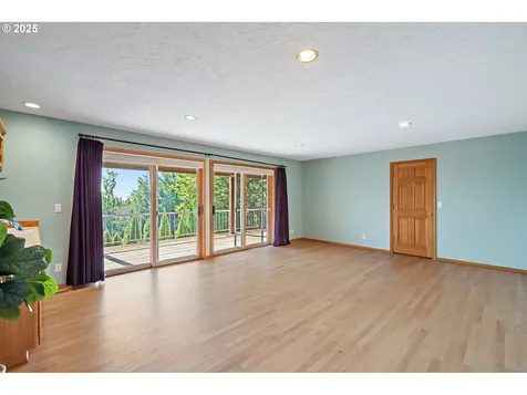 1615 NW Barnsley Court Portland OR 97229