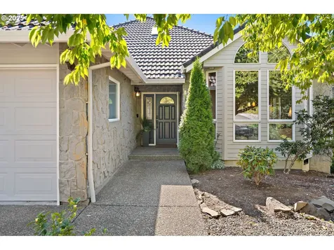 1615 NW Barnsley Court Portland OR 97229