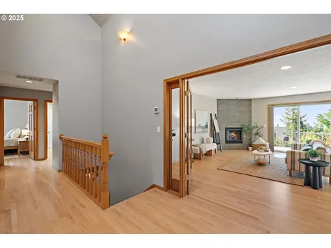 1615 NW Barnsley Court Portland OR 97229