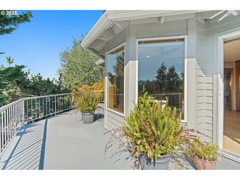 1615 NW Barnsley Court Portland OR 97229
