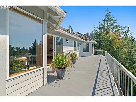 1615 NW Barnsley Court Portland OR 97229