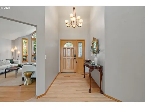 1615 NW Barnsley Court Portland OR 97229