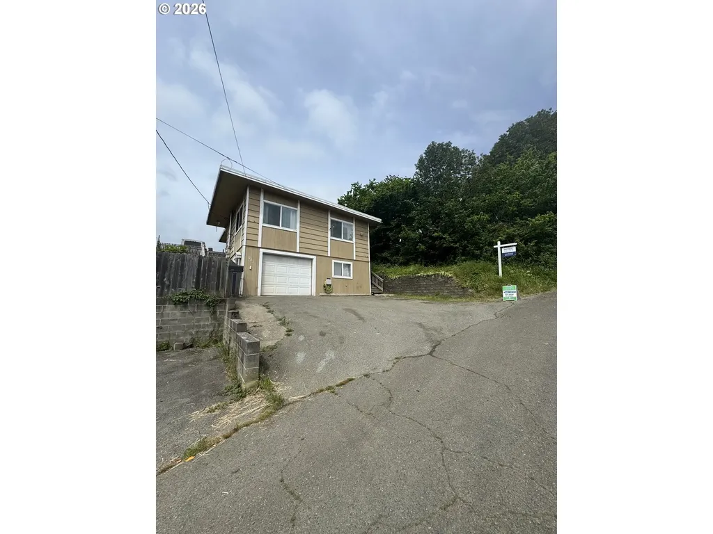 521 N Birch Street Coquille OR 97423