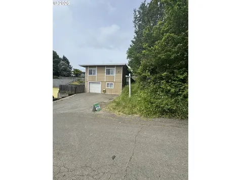 521 N Birch Street Coquille OR 97423
