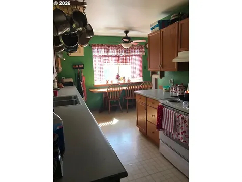 521 N Birch Street Coquille OR 97423
