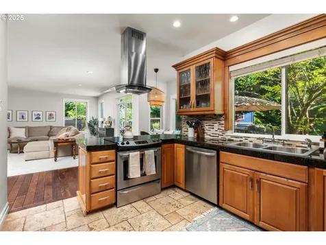 16060 SW Goldeneye Court Beaverton OR 97007