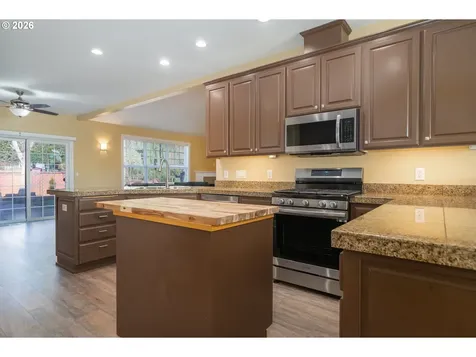 2075 Opaque Avenue NW Salem OR 97304