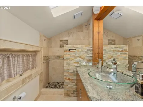 5328 SW 42nd Avenue Portland OR 97221