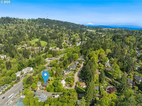 5328 SW 42nd Avenue Portland OR 97221