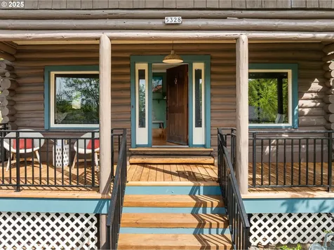 5328 SW 42nd Avenue Portland OR 97221