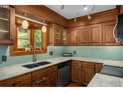 5328 SW 42nd Avenue Portland OR 97221