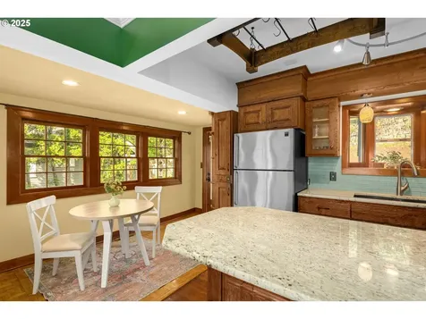 5328 SW 42nd Avenue Portland OR 97221