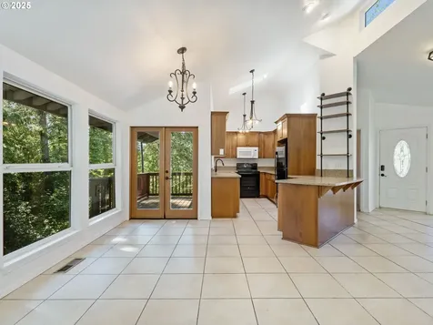 1826 E Carol Ann Drive Newberg OR 97132