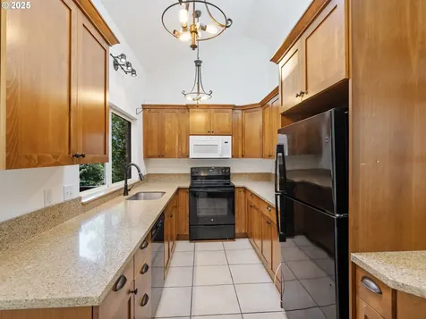 1826 E Carol Ann Drive Newberg OR 97132