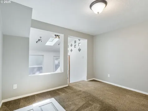 1826 E Carol Ann Drive Newberg OR 97132