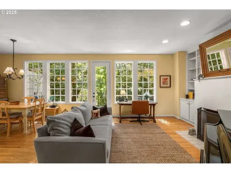 9946 NW Abbey Road Portland OR 97229