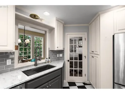 9946 NW Abbey Road Portland OR 97229