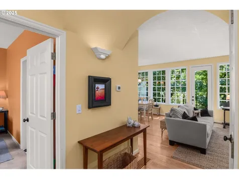 9946 NW Abbey Road Portland OR 97229