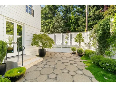 416 NW Hermosa Boulevard Portland OR 97210