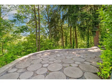 416 NW Hermosa Boulevard Portland OR 97210