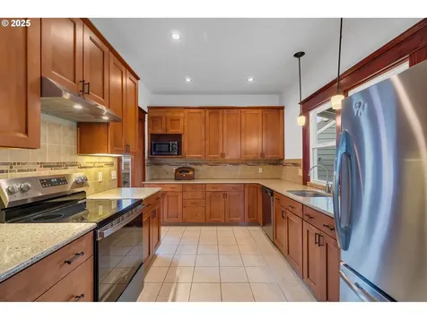 2309 7th Street Tillamook OR 97141