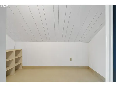 2309 7th Street Tillamook OR 97141