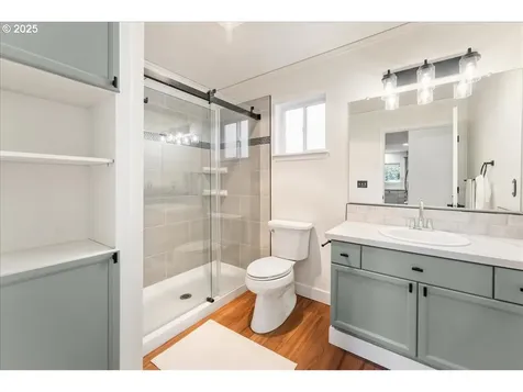 16571 NE Hoyt Terrace Portland OR 97230