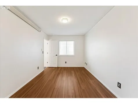 16571 NE Hoyt Terrace Portland OR 97230