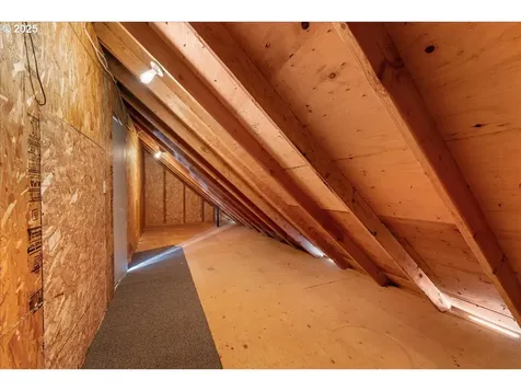 16571 NE Hoyt Terrace Portland OR 97230