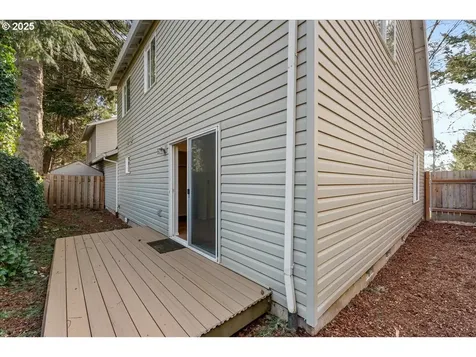 16571 NE Hoyt Terrace Portland OR 97230