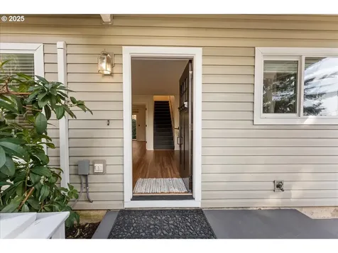 16571 NE Hoyt Terrace Portland OR 97230