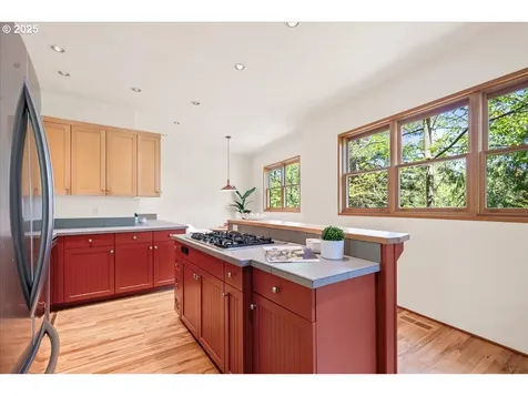 4908 SW Barnes Road Portland OR 97221