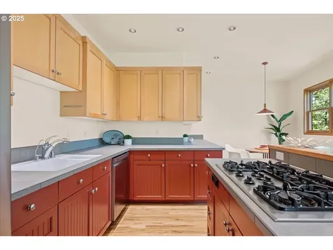 4908 SW Barnes Road Portland OR 97221
