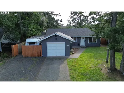 2040 20th Street Florence OR 97439