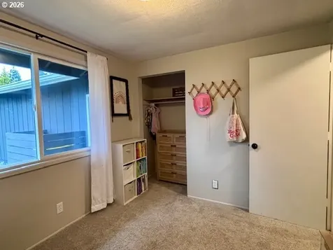 2040 20th Street Florence OR 97439