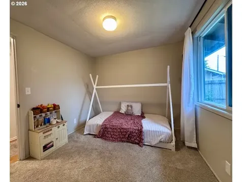 2040 20th Street Florence OR 97439