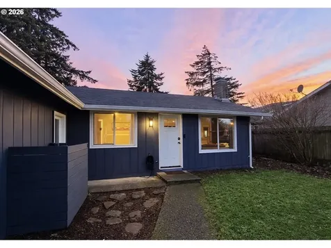 2040 20th Street Florence OR 97439