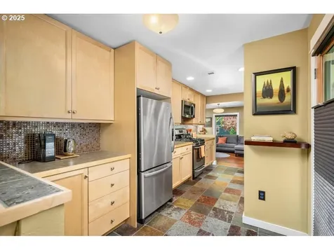 5341 SW 50th Avenue Portland OR 97221