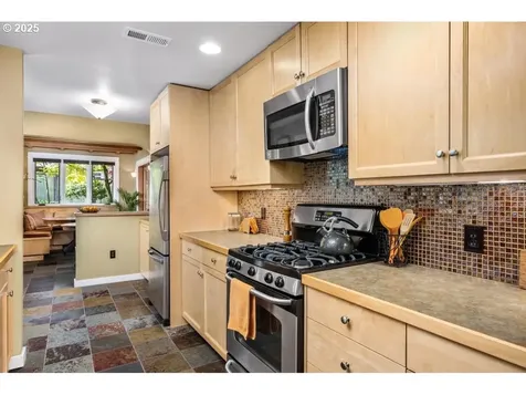 5341 SW 50th Avenue Portland OR 97221